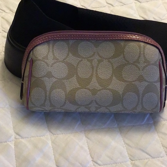 Women’s Coach makeup bag/ wallet - Picture 6 of 6